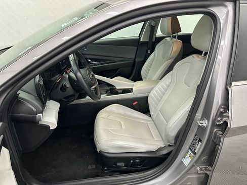 Used 2024 Hyundai Elantra Limited FWD image 9