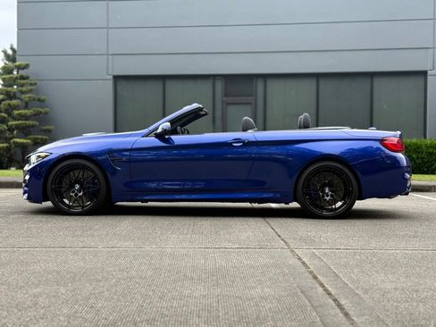 Used 2020 BMW M4 Convertible w/ Competition Package RWD image 10