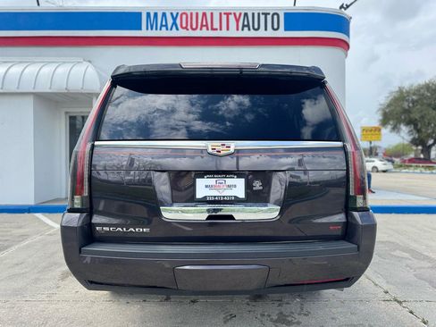 Used 2016 Cadillac Escalade ESV Luxury image 22