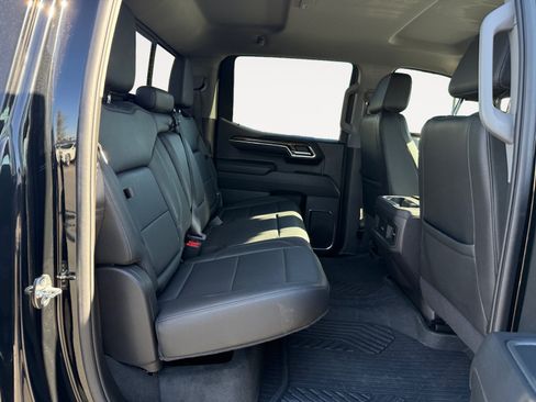 Used 2024 Chevrolet Silverado 1500 LT Trail Boss w/ LT Trail Boss Premium Package AWD/4WD image 18