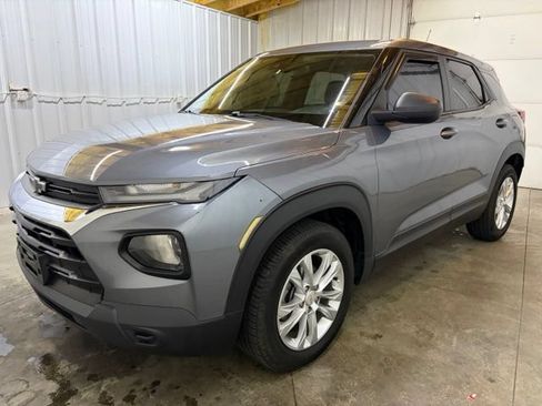 Used 2021 Chevrolet TrailBlazer LS FWD image 3