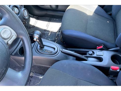 Used 2012 Nissan Versa FWD image 15