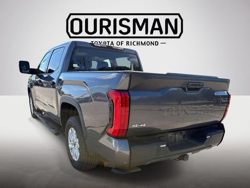 Used 2022 Toyota Tundra SR5 w/ SR5 Convenience Package AWD/4WD image 7