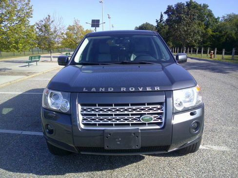 Used 2010 Land Rover LR2 HSE image 32