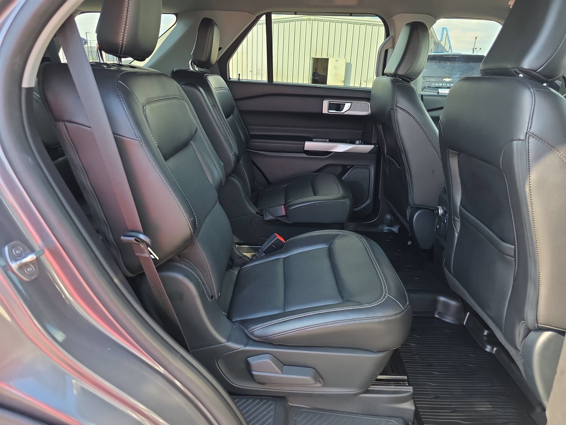 Used 2021 Ford Explorer Limited w/ Equipment Group 301A RWD image 15