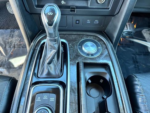 Used 2022 INFINITI QX80 Luxe image 27