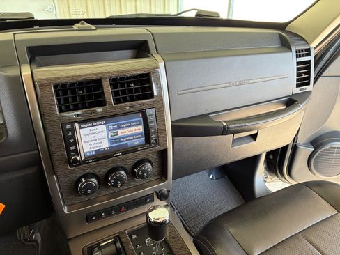 Used 2011 Jeep Liberty Limited Jet AWD/4WD image 18