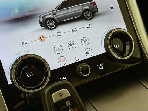 Used 2019 Land Rover Range Rover Sport SE image 17