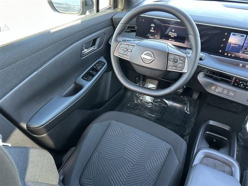 New 2026 Nissan Leaf FWD image 15