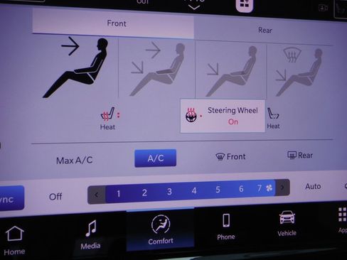 Used 2021 Chrysler Pacifica Touring-L w/ Uconnect Theater Family Group FWD image 26