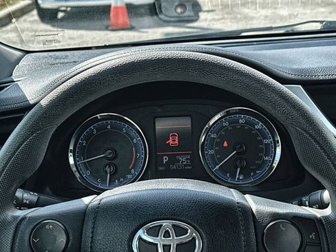 Used 2019 Toyota Corolla LE image 22