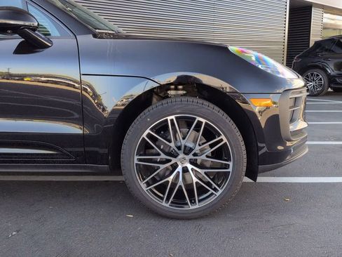 Certified 2026 Porsche Macan AWD/4WD image 11