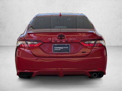 Used 2022 Toyota Camry SE image 7