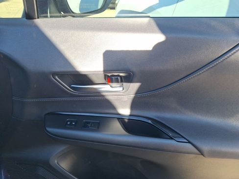 Used 2024 Toyota Venza LE image 33