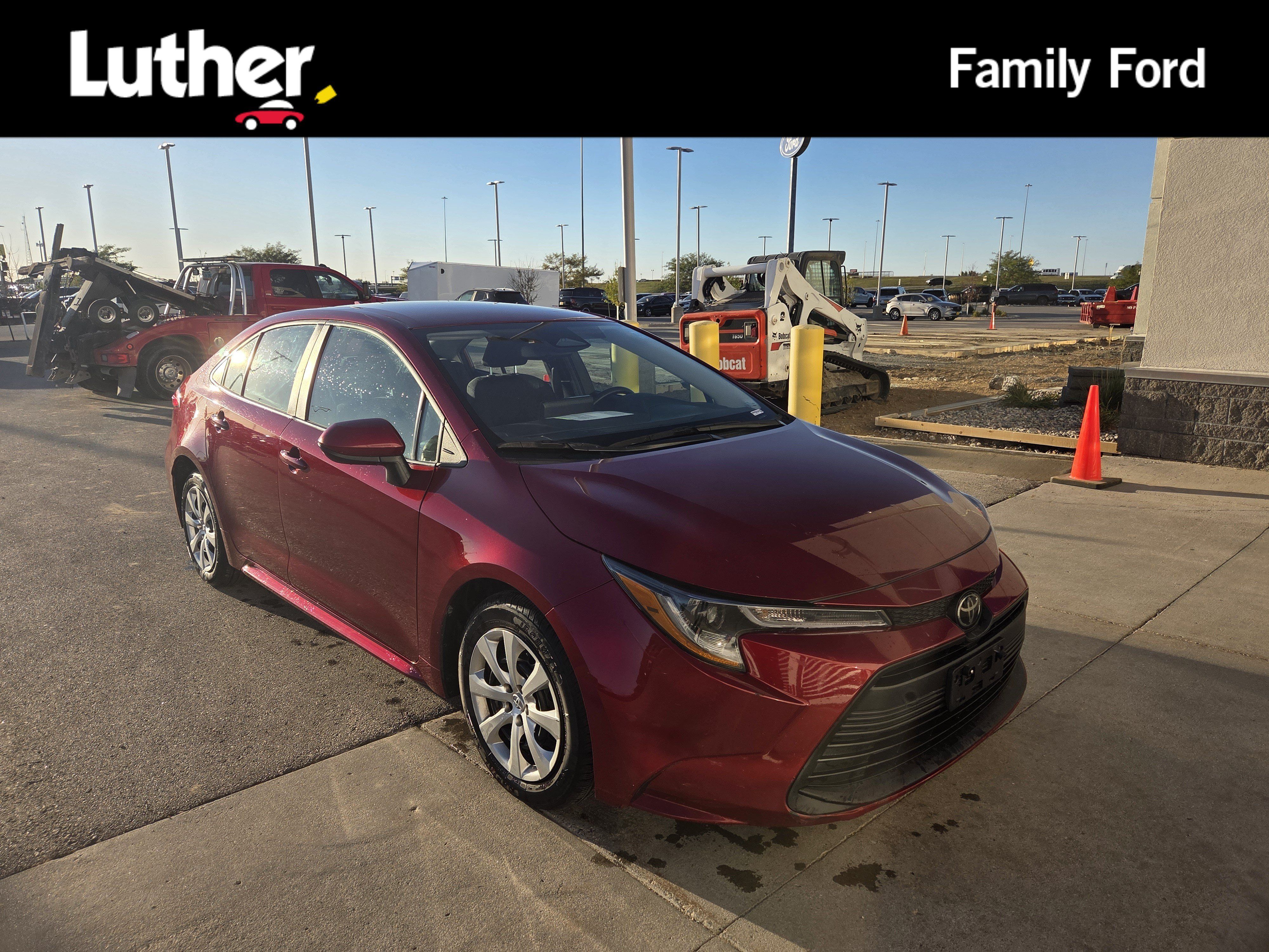 Used 2025 Toyota Corolla LE FWD image 1