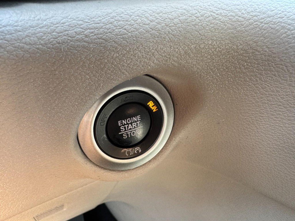 Used 2023 Chrysler Pacifica Touring-L FWD image 22