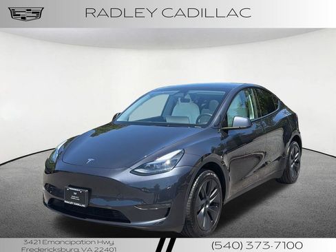 Used 2025 Tesla Model Y Long Range AWD/4WD image 1