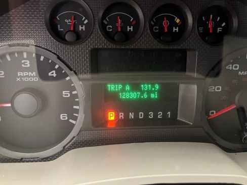 Used 2010 Ford F250 XLT AWD/4WD image 5