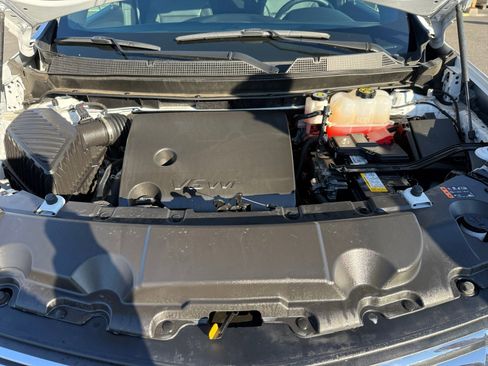 Used 2023 Chevrolet Traverse LT image 20