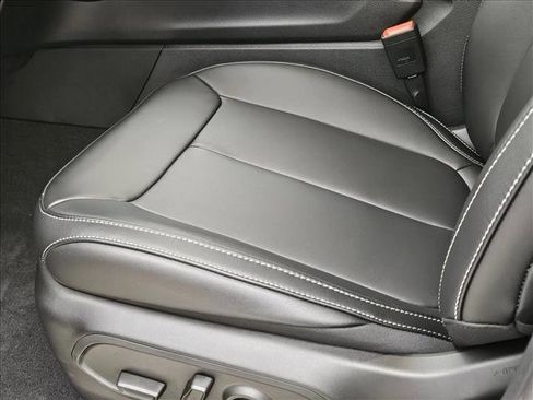 New 2026 Jeep Grand Cherokee L Limited RWD image 4