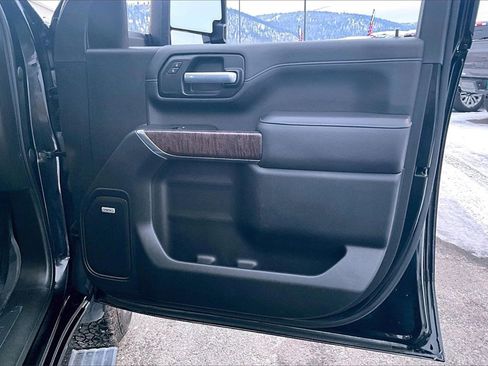 Used 2021 GMC Sierra 3500 Denali w/ Denali Ultimate Package image 25