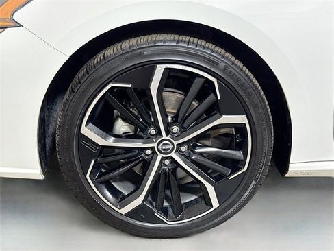 Used 2024 Nissan Altima 2.5 SR image 27