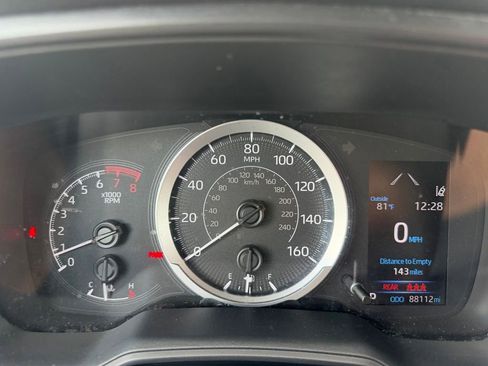 Used 2021 Toyota Corolla LE FWD image 32