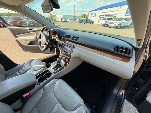 Used 2007 Volkswagen Passat 3.6 image 15