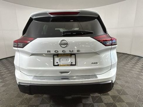 Used 2026 Nissan Rogue SV w/ Cold Weather Package AWD/4WD image 4