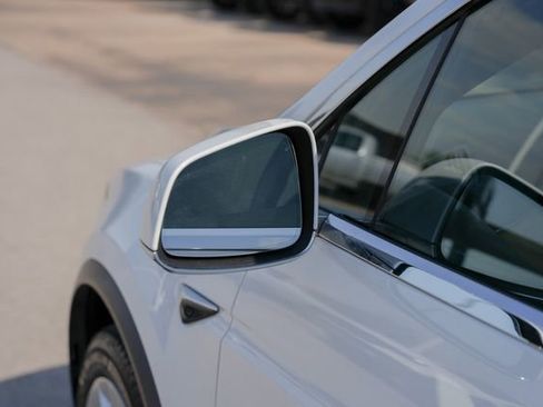 Used 2021 Tesla Model X Long Range image 11