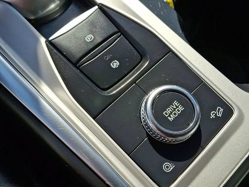 Used 2023 Ford Explorer XLT w/ Equipment Group 202A AWD/4WD image 25