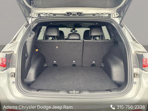 Used 2025 Jeep Compass Limited w/ Elite Group AWD/4WD image 9