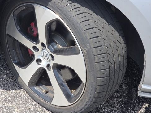 Used 2015 Volkswagen GTI S FWD image 7
