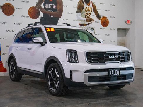 Used 2025 Kia Telluride S AWD/4WD image 20