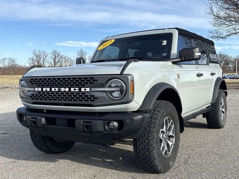 Used 2023 Ford Bronco Badlands image 1