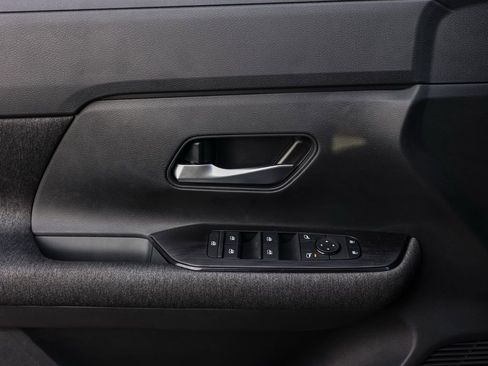 New 2026 Nissan Kicks SV image 24