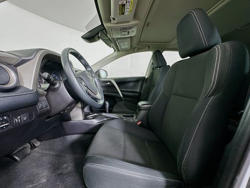 Used 2018 Toyota RAV4 XLE AWD/4WD image 13
