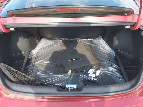 Certified 2025 Hyundai Elantra Sport FWD image 13
