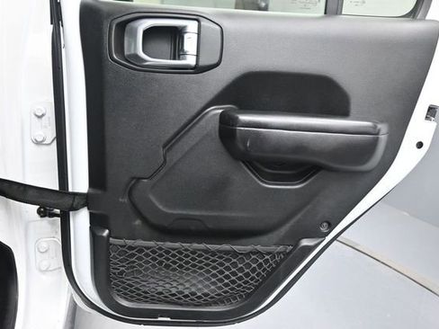 Used 2018 Jeep Wrangler Unlimited Sport S AWD/4WD image 26