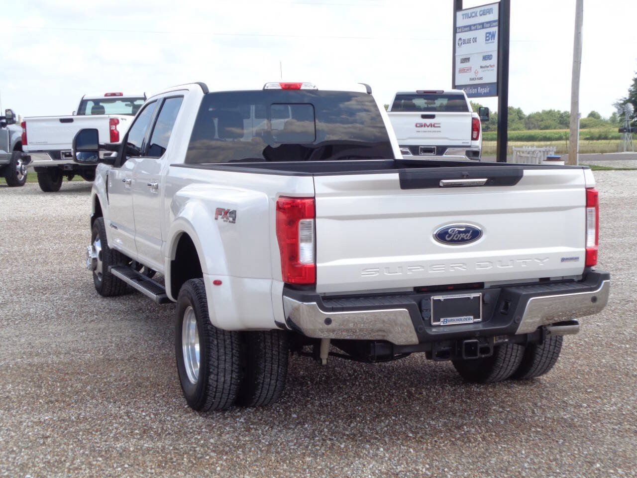 Used 2017 Ford F350 Lariat w/ Chrome Package AWD/4WD image 6