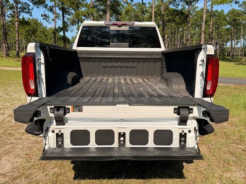 Used 2023 GMC Sierra 2500 Denali w/ Denali Ultimate Package AWD/4WD image 6