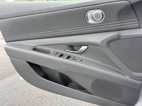 Certified 2025 Hyundai Elantra Sport image 11