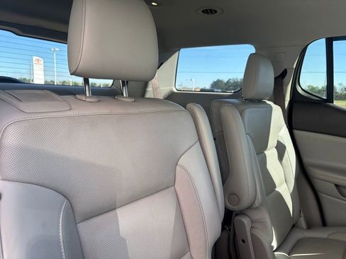 Used 2018 GMC Acadia SLT image 26