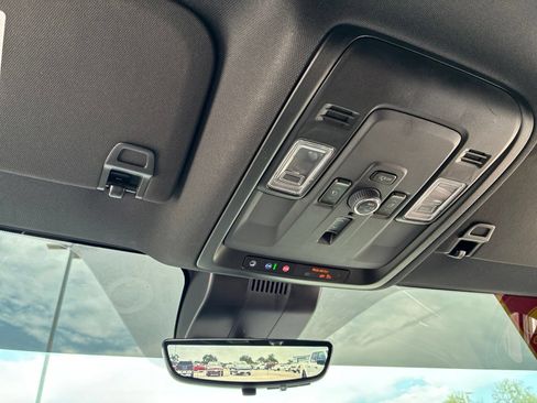 Used 2025 Chevrolet Tahoe High Country RWD image 40