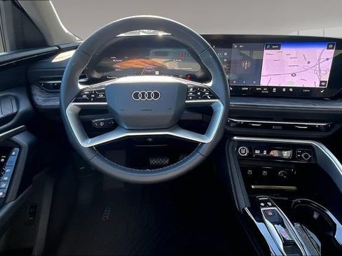 Used 2025 Audi Q5 Premium w/ Convenience Package AWD/4WD image 8