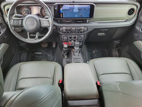 Used 2024 Jeep Gladiator Mojave AWD/4WD image 8