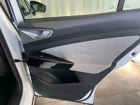 Used 2023 Volkswagen ID.4 Pro image 22