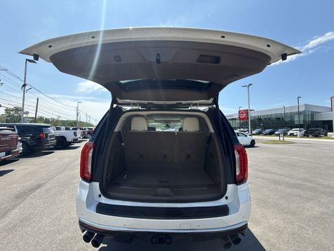 Used 2022 GMC Yukon Denali w/ Denali Premium Package AWD/4WD image 24