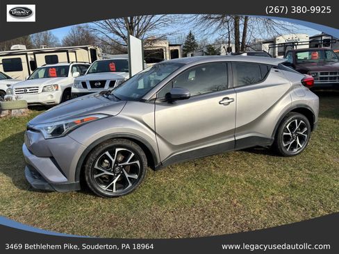 Used 2018 Toyota C-HR image 4