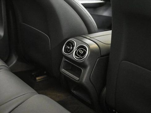 Certified 2025 Mercedes-Benz GLC 300 4MATIC image 19